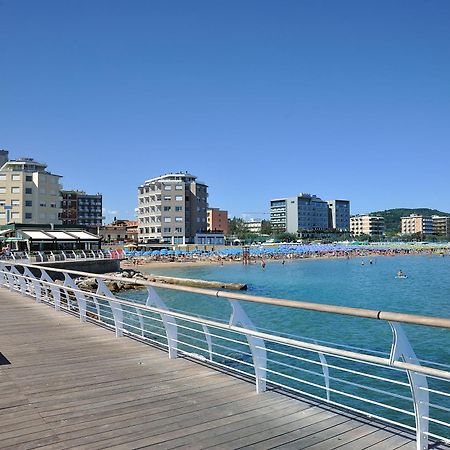 Clipper Hotel Pesaro Eksteriør billede