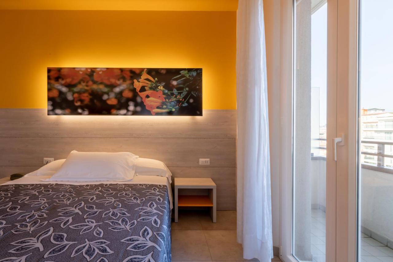 Clipper Hotel Pesaro Eksteriør billede
