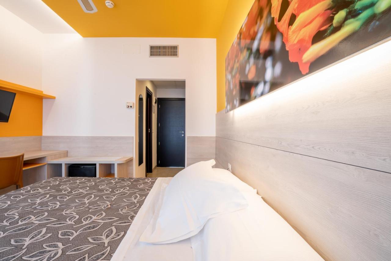 Clipper Hotel Pesaro Eksteriør billede
