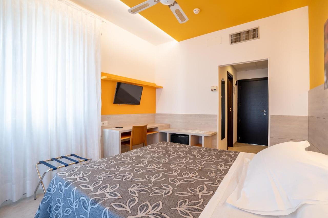 Clipper Hotel Pesaro Eksteriør billede