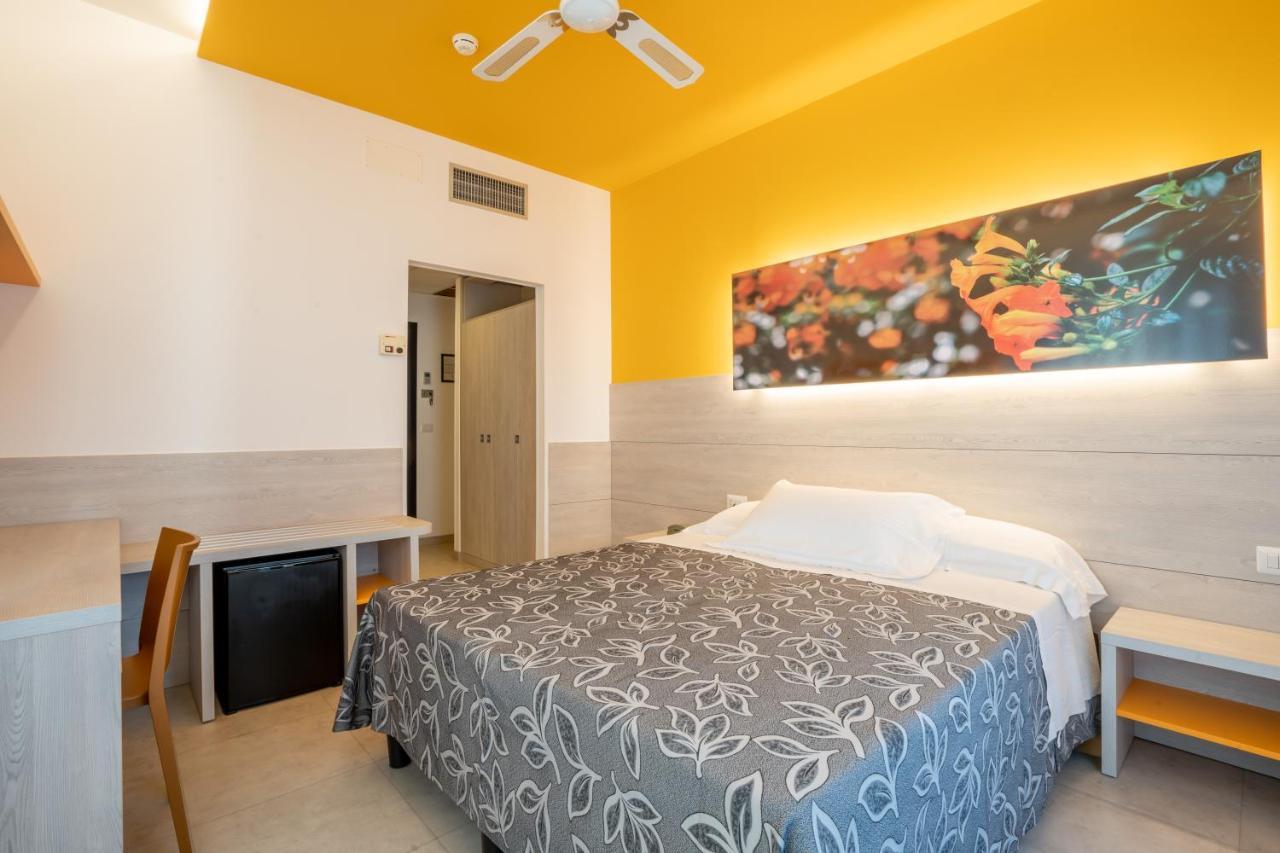 Clipper Hotel Pesaro Eksteriør billede