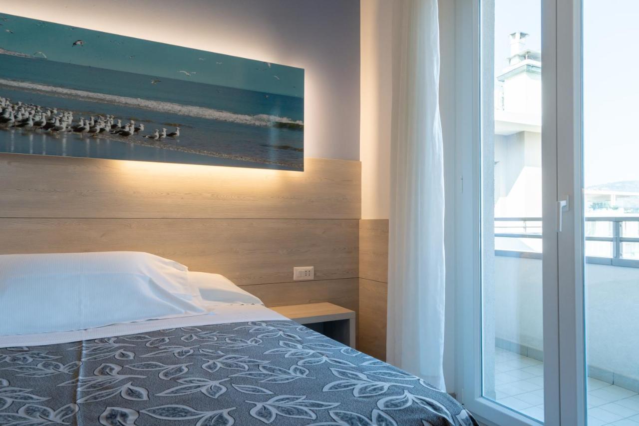 Clipper Hotel Pesaro Eksteriør billede