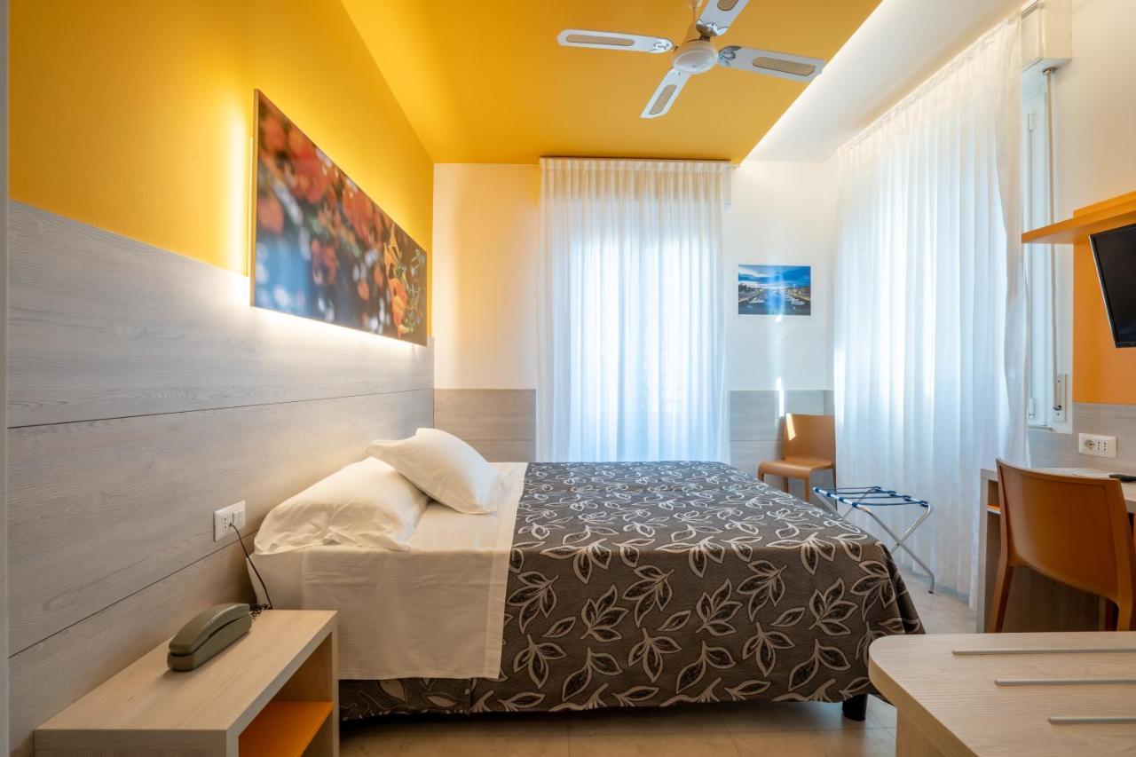 Clipper Hotel Pesaro Eksteriør billede