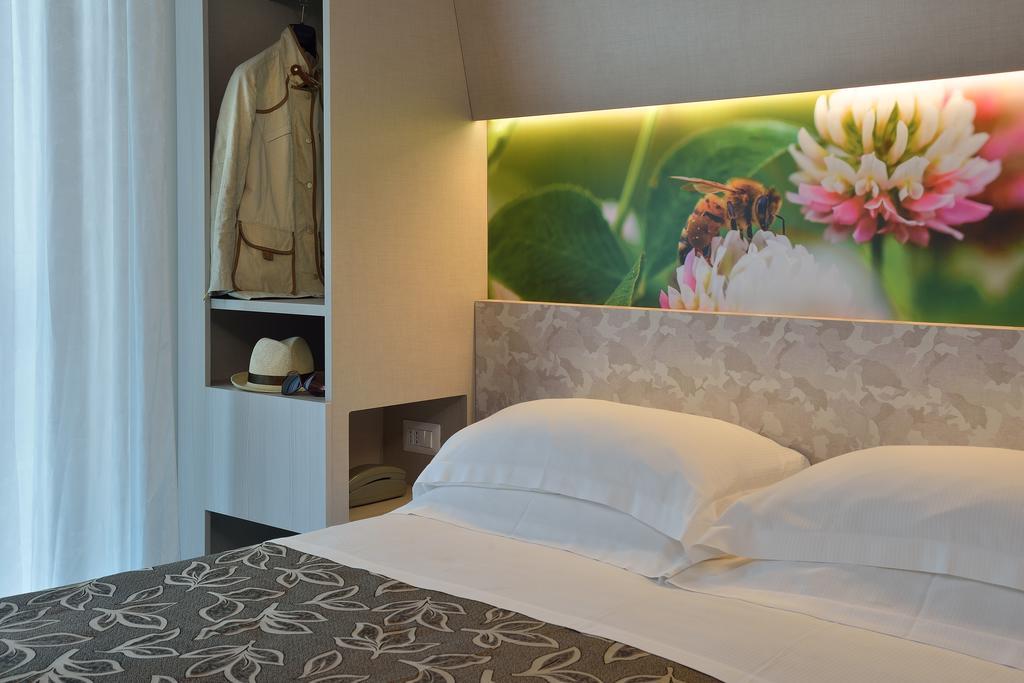 Clipper Hotel Pesaro Værelse billede